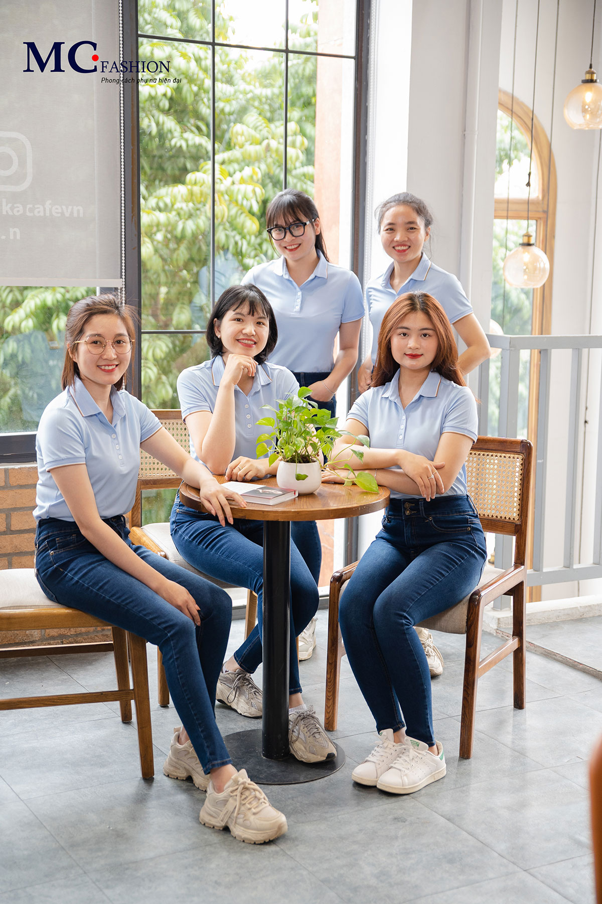 Đồng phục công sở nữ màu xanh dương MC Fashion